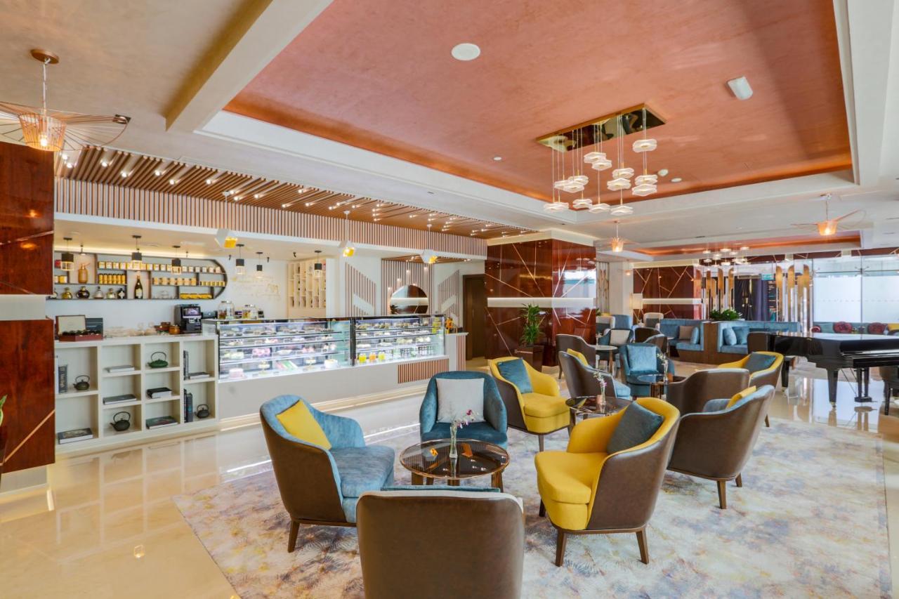 Park Regis Kris Kin Hotel Дубай Екстер'єр фото The Lounge at the airport