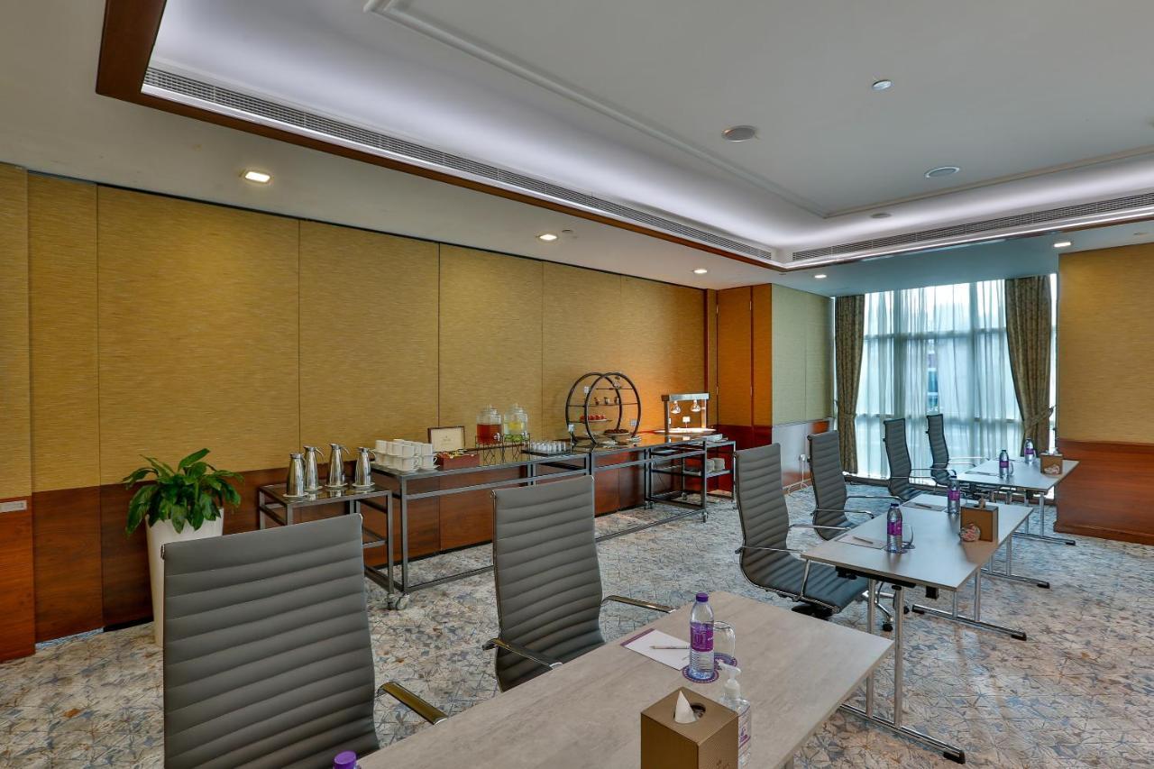 Park Regis Kris Kin Hotel Дубай Екстер'єр фото Meeting room