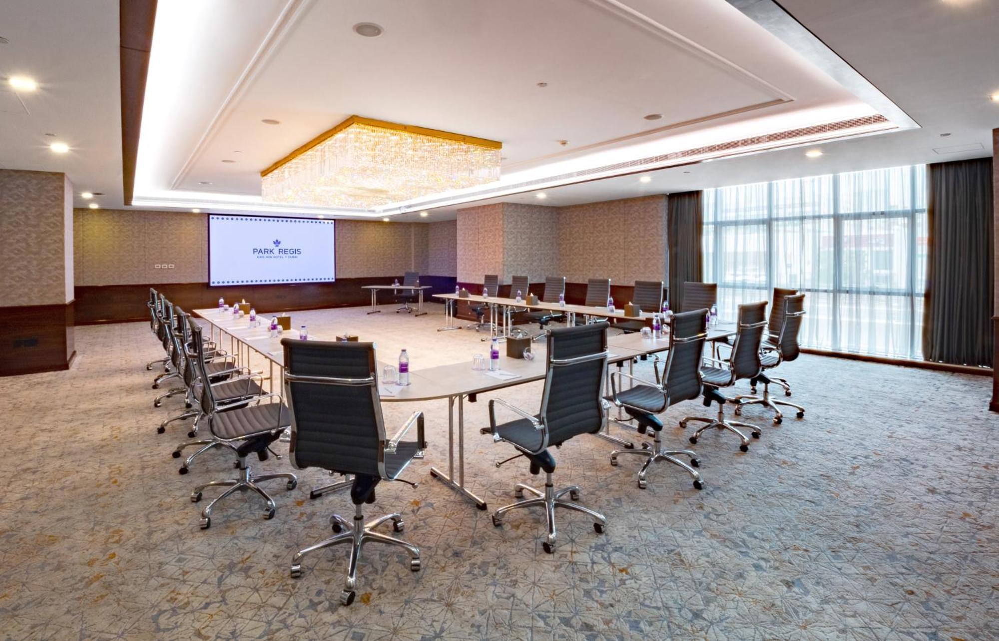 Park Regis Kris Kin Hotel Дубай Екстер'єр фото Meeting room